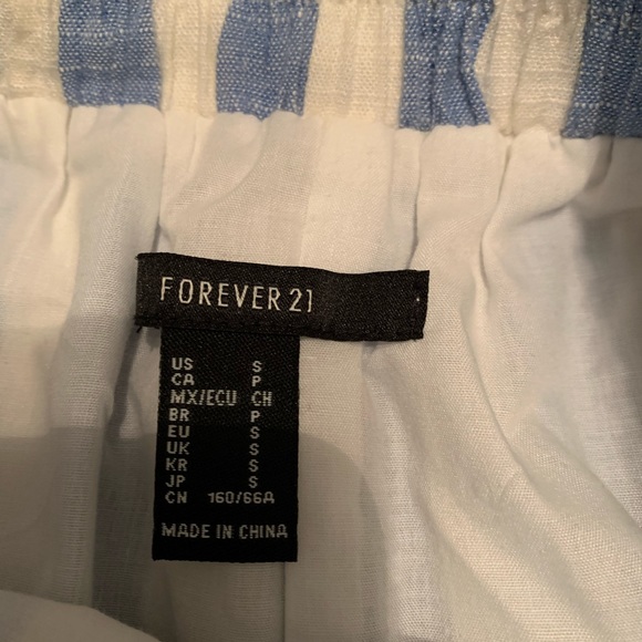 Forever 21 beach shorts - Picture 2 of 2